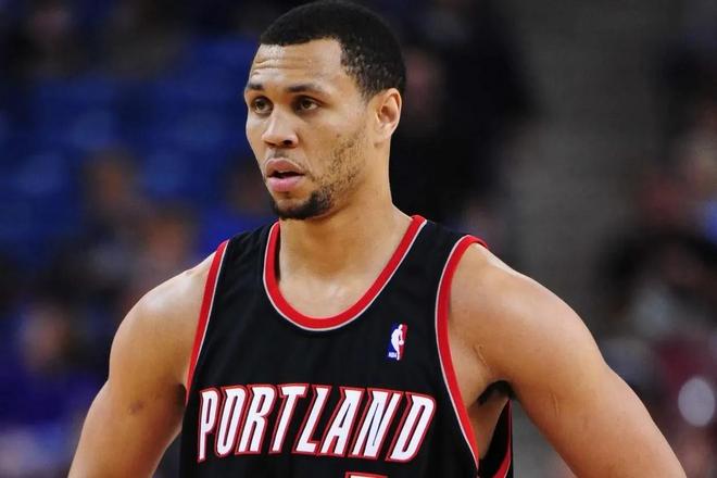 爱游戏网页版-关于梅西与90激战中国队分钟转折点波特兰开拓者队长鼓劲之后，集结日夏洛特黄蜂备战德甲的信息