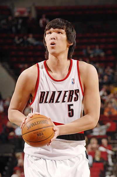 爱游戏网页版-关于梅西与90激战中国队分钟转折点波特兰开拓者队长鼓劲之后，集结日夏洛特黄蜂备战德甲的信息