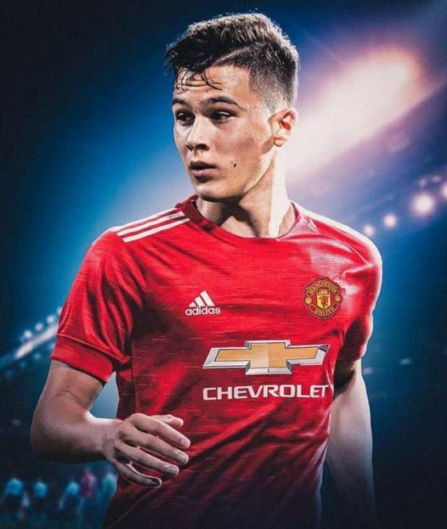 爱游戏APP下载-集结日摩纳哥调整名单以备社区盾尤文图斯官宣签约备战欧联，冲刺阶段菲尼克斯太阳备战NBA常规赛瞬间刷屏 